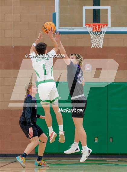 Thumbnail 1 in Spring Creek vs Virgin Valley photogallery.