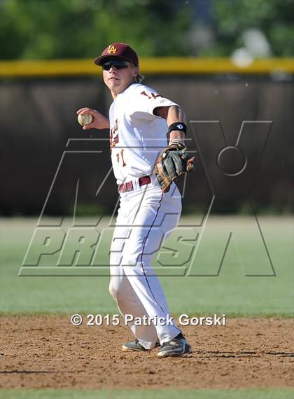 Thumbnail 1 in Notre Dame @ Loyola Academy (IHSA Class 4A Regional Playoff) photogallery.