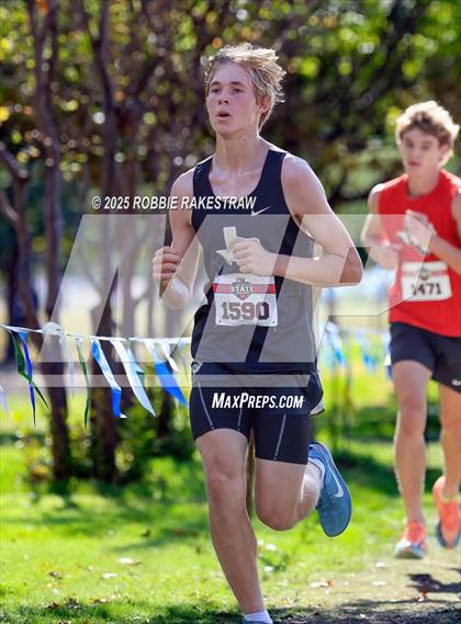 Thumbnail 1 in UIL 2A Boys Cross Country State Final photogallery.