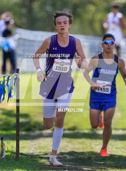 Thumbnail 1 in UIL 2A Boys Cross Country State Final photogallery.