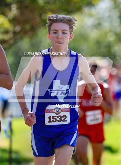 Thumbnail 2 in UIL 2A Boys Cross Country State Final photogallery.