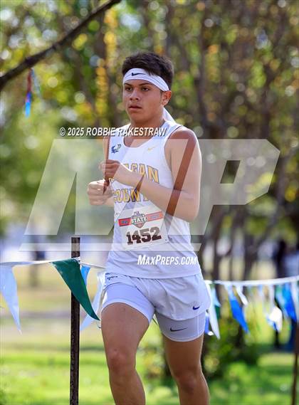 Thumbnail 3 in UIL 2A Boys Cross Country State Final photogallery.
