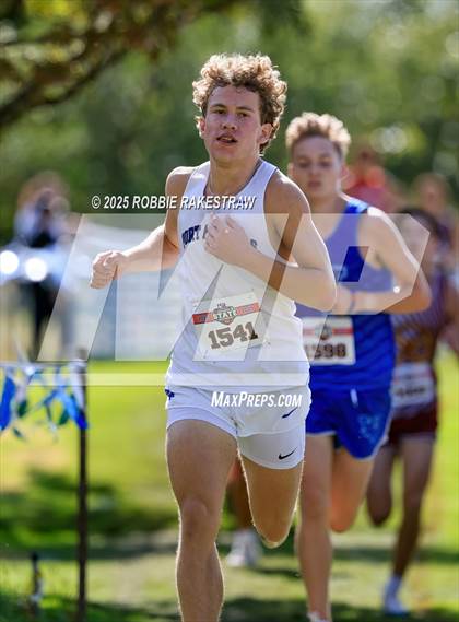 Thumbnail 3 in UIL 2A Boys Cross Country State Final photogallery.