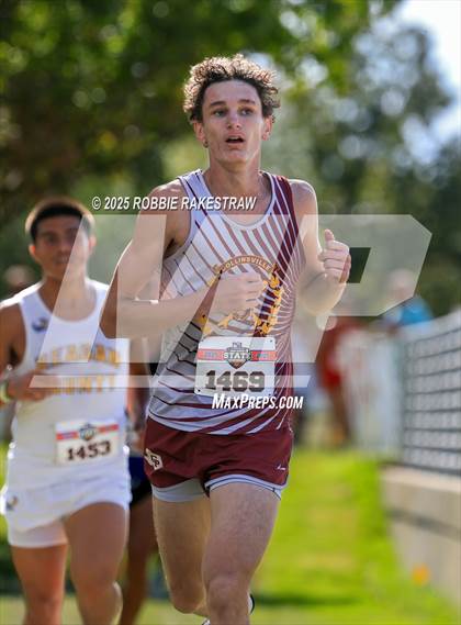 Thumbnail 1 in UIL 2A Boys Cross Country State Final photogallery.