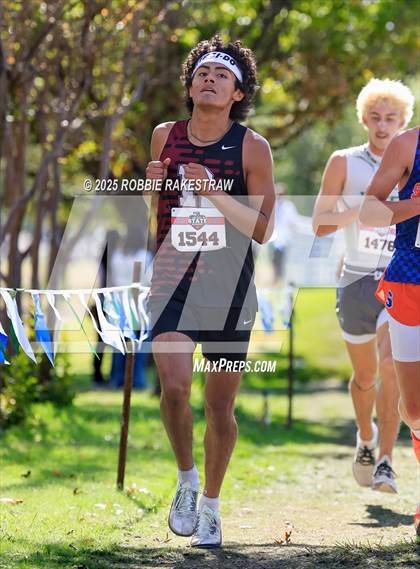 Thumbnail 3 in UIL 2A Boys Cross Country State Final photogallery.