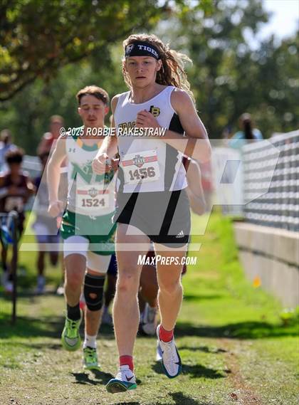 Thumbnail 2 in UIL 2A Boys Cross Country State Final photogallery.