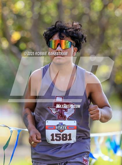 Thumbnail 1 in UIL 2A Boys Cross Country State Final photogallery.