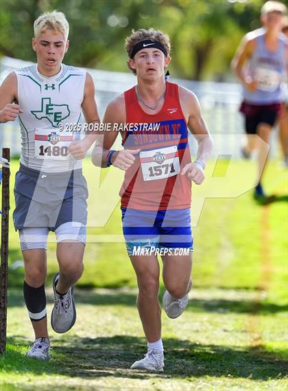 Thumbnail 1 in UIL 2A Boys Cross Country State Final photogallery.
