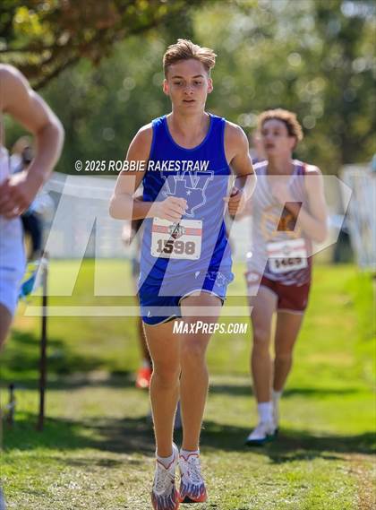 Thumbnail 1 in UIL 2A Boys Cross Country State Final photogallery.