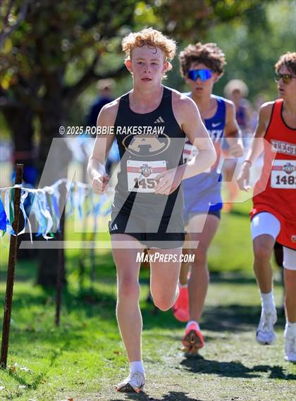 Thumbnail 3 in UIL 2A Boys Cross Country State Final photogallery.