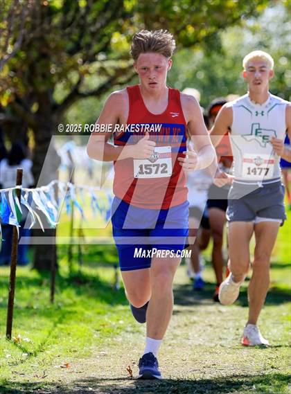 Thumbnail 3 in UIL 2A Boys Cross Country State Final photogallery.