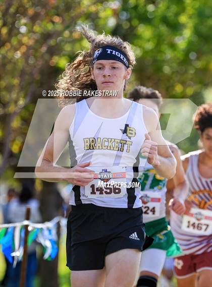 Thumbnail 1 in UIL 2A Boys Cross Country State Final photogallery.