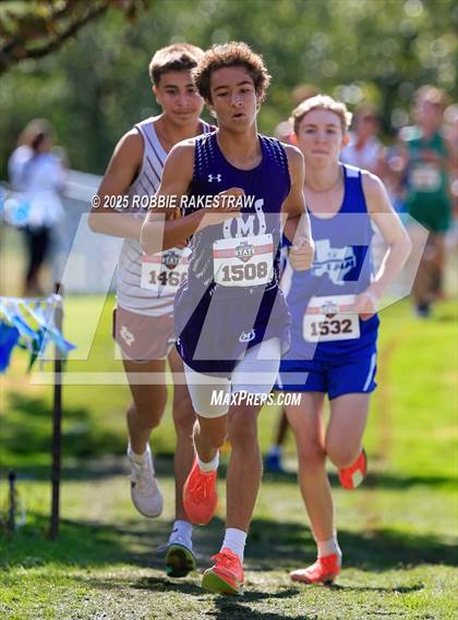 Thumbnail 3 in UIL 2A Boys Cross Country State Final photogallery.