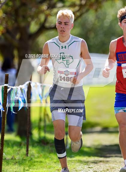 Thumbnail 2 in UIL 2A Boys Cross Country State Final photogallery.