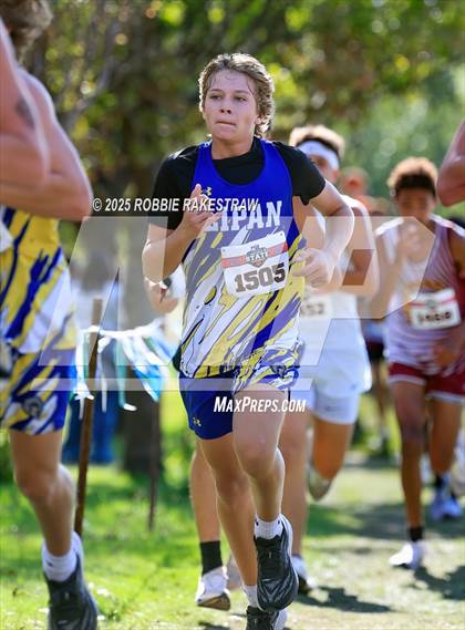 Thumbnail 3 in UIL 2A Boys Cross Country State Final photogallery.