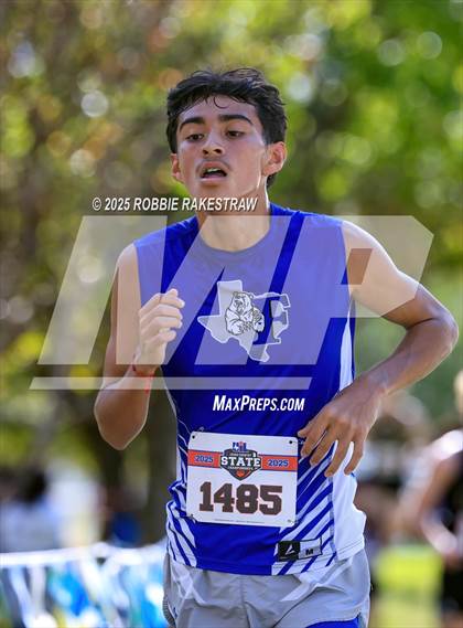 Thumbnail 1 in UIL 2A Boys Cross Country State Final photogallery.