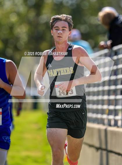 Thumbnail 3 in UIL 2A Boys Cross Country State Final photogallery.