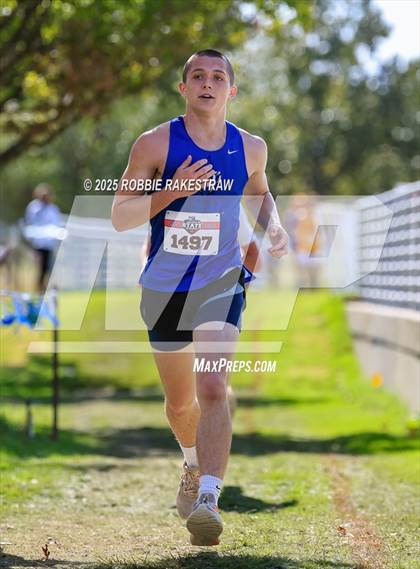 Thumbnail 3 in UIL 2A Boys Cross Country State Final photogallery.