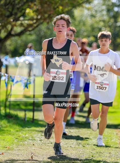 Thumbnail 3 in UIL 2A Boys Cross Country State Final photogallery.