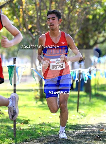 Thumbnail 1 in UIL 2A Boys Cross Country State Final photogallery.