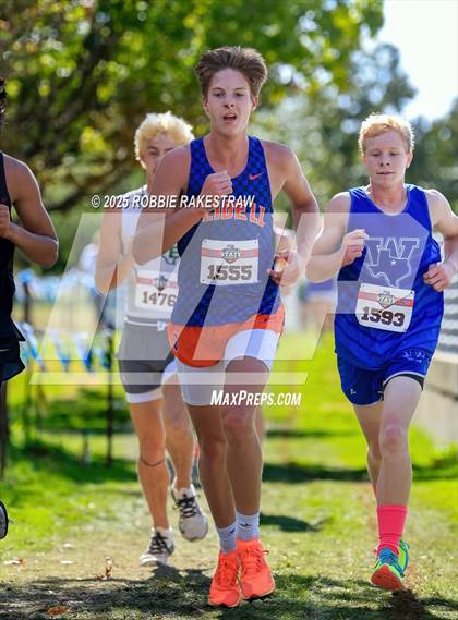 Thumbnail 1 in UIL 2A Boys Cross Country State Final photogallery.