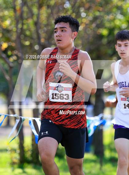 Thumbnail 2 in UIL 2A Boys Cross Country State Final photogallery.