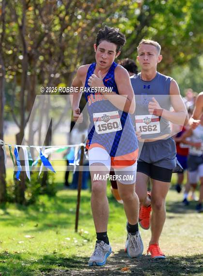 Thumbnail 1 in UIL 2A Boys Cross Country State Final photogallery.