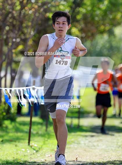 Thumbnail 1 in UIL 2A Boys Cross Country State Final photogallery.