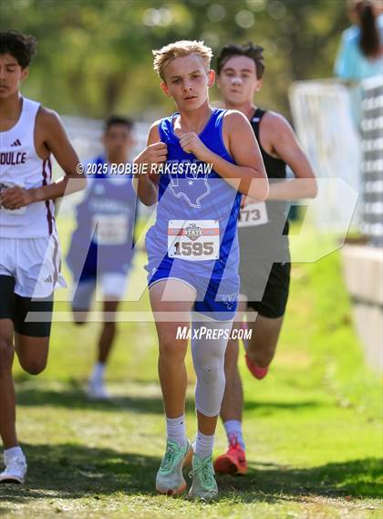 Thumbnail 2 in UIL 2A Boys Cross Country State Final photogallery.