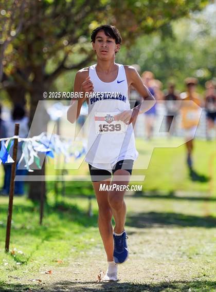Thumbnail 3 in UIL 2A Boys Cross Country State Final photogallery.