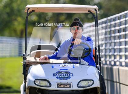 Thumbnail 1 in UIL 2A Boys Cross Country State Final photogallery.