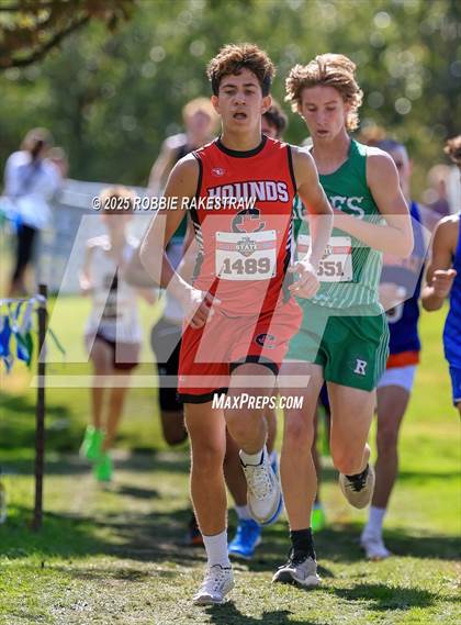 Thumbnail 3 in UIL 2A Boys Cross Country State Final photogallery.