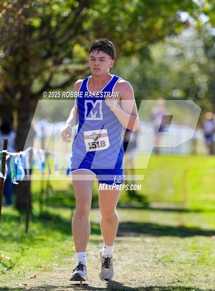 Thumbnail 3 in UIL 2A Boys Cross Country State Final photogallery.