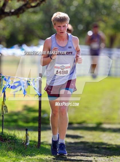 Thumbnail 3 in UIL 2A Boys Cross Country State Final photogallery.