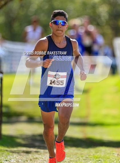 Thumbnail 1 in UIL 2A Boys Cross Country State Final photogallery.
