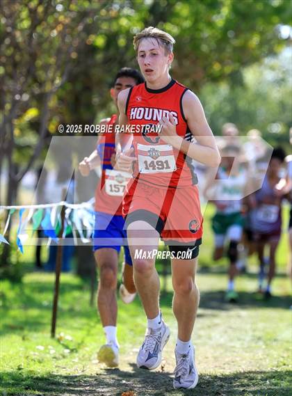 Thumbnail 3 in UIL 2A Boys Cross Country State Final photogallery.