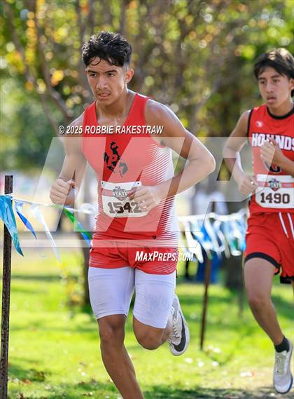Thumbnail 3 in UIL 2A Boys Cross Country State Final photogallery.