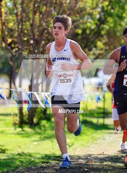 Thumbnail 1 in UIL 2A Boys Cross Country State Final photogallery.