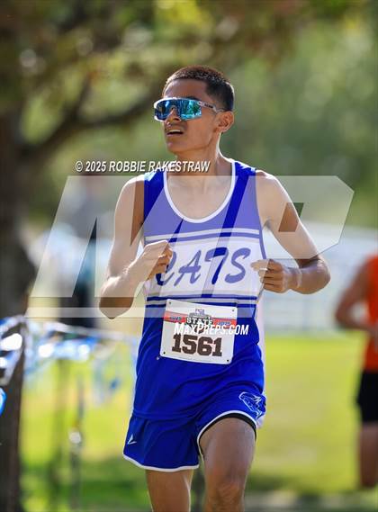 Thumbnail 1 in UIL 2A Boys Cross Country State Final photogallery.