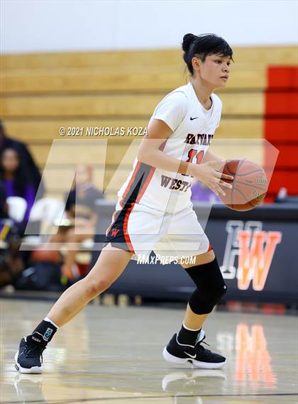 Thumbnail 1 in Lynwood vs. Harvard-Westlake (CIF-SS Open Playoff) photogallery.