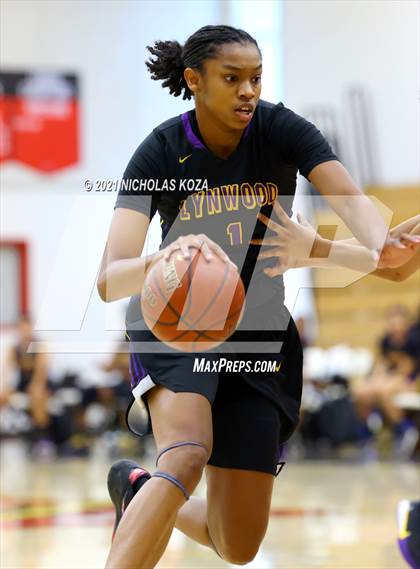 Thumbnail 3 in Lynwood vs. Harvard-Westlake (CIF-SS Open Playoff) photogallery.