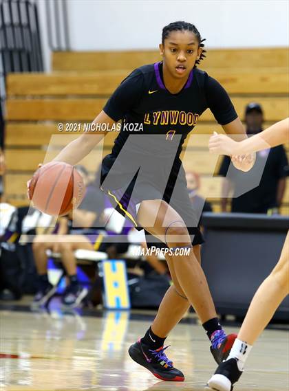 Thumbnail 1 in Lynwood vs. Harvard-Westlake (CIF-SS Open Playoff) photogallery.