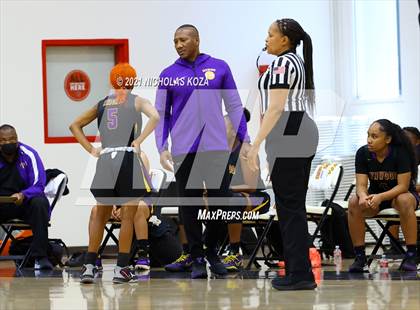 Thumbnail 1 in Lynwood vs. Harvard-Westlake (CIF-SS Open Playoff) photogallery.