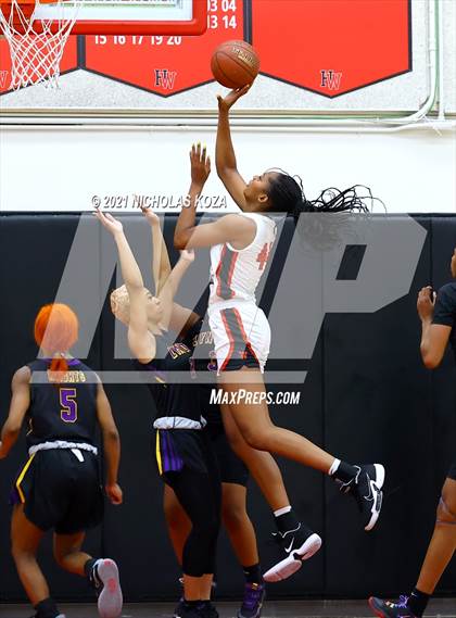 Thumbnail 3 in Lynwood vs. Harvard-Westlake (CIF-SS Open Playoff) photogallery.