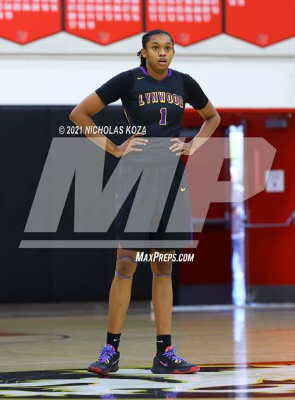 Thumbnail 2 in Lynwood vs. Harvard-Westlake (CIF-SS Open Playoff) photogallery.
