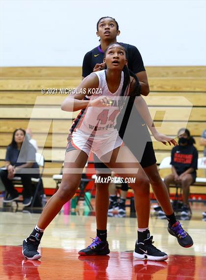 Thumbnail 2 in Lynwood vs. Harvard-Westlake (CIF-SS Open Playoff) photogallery.