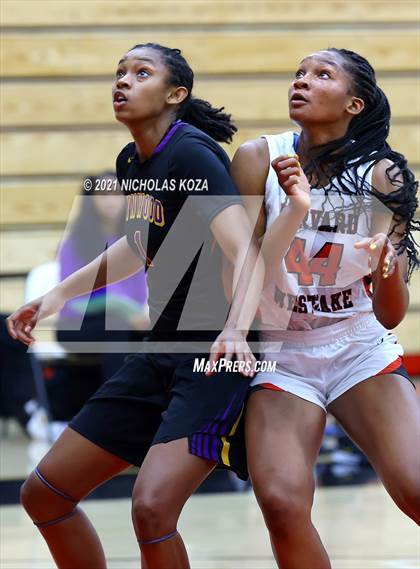 Thumbnail 3 in Lynwood vs. Harvard-Westlake (CIF-SS Open Playoff) photogallery.