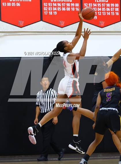 Thumbnail 1 in Lynwood vs. Harvard-Westlake (CIF-SS Open Playoff) photogallery.