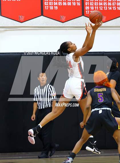 Thumbnail 2 in Lynwood vs. Harvard-Westlake (CIF-SS Open Playoff) photogallery.