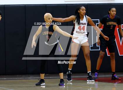 Thumbnail 3 in Lynwood vs. Harvard-Westlake (CIF-SS Open Playoff) photogallery.